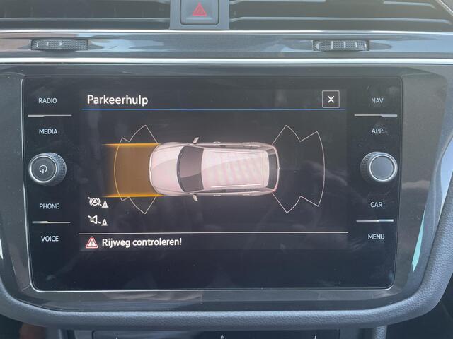 Volkswagen TIGUAN 1.5 TSI DSG 150pk Life | Navigatie | Apple Carplay/Android Auto | Parkeersensoren | Adaptive cruise Control | Wegklapbare Trekhaak | Stoel- en stuurverwarming | Ledverlichting | Getinte ramen | Climate Control