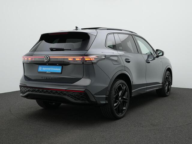 Volkswagen TIGUAN 1.5 eHybrid 204 pk DSG R-Line Edition | Panoramadak | Trekhaak | Adaptive Cruise | Side Assist | Park Assist | 20 inch