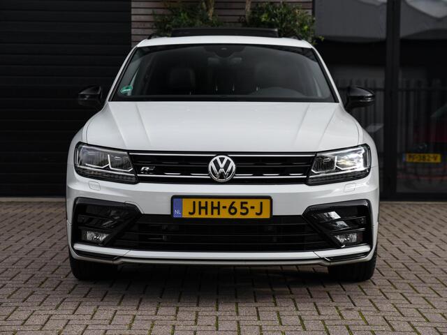 Volkswagen TIGUAN 2.0 TSI 4Motion Highline Business R / Wegklapbare Trekhaak / Panoromadak / Stoelverwarming voor / Achteruitrijcamera