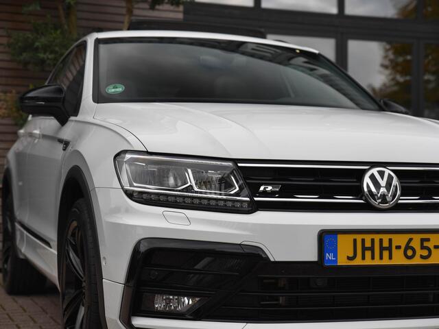 Volkswagen TIGUAN 2.0 TSI 4Motion Highline Business R / Wegklapbare Trekhaak / Panoromadak / Stoelverwarming voor / Achteruitrijcamera