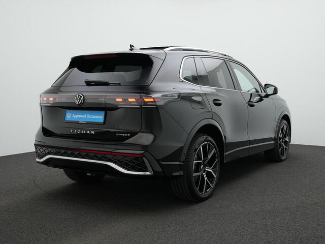 Volkswagen TIGUAN 1.5 eHybrid 204 pk DSG R-Line Edition | Panoramadak | Trekhaak | Adaptief onderstel | Stuur-/stoelverwarming | Achteruitrijcamera | Navigatioe