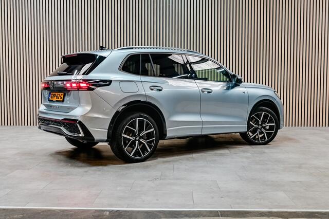 Volkswagen TIGUAN 1.5 eHybrid R-Line | 272 PK | PANO | STOELVERWARMING | STUURVERW