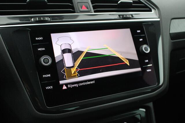 Volkswagen TIGUAN 1.5 TSI 150pk DSG 2x R-Line Trekhaak Camera Virtual Cockpit Navigatie