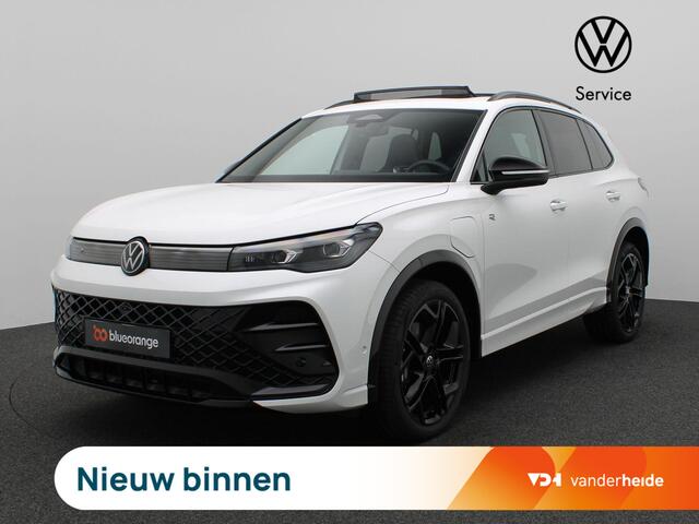 Volkswagen TIGUAN 1.5 eHybrid R-Line Edition 272PK DSG Black Style, Pano-Schuifdak, 360gr. Camera, Matrix-LED, Stoel- en stuurverwarming, Keyless, Elektr. Achterklep, Side Assist, 20" LM Velgen