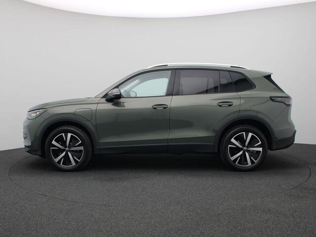 Volkswagen TIGUAN 1.5 eHybrid Life Edition 204PK DSG Trekhaak, 19" LM Velgen, Adaptieve Cruise Controle, Achteruitrijcamera, Side Assist, Navi via Apple Carplay/Android Auto, Keyless, Stoel-Stuurverwarming, Elektr. Achterklep
