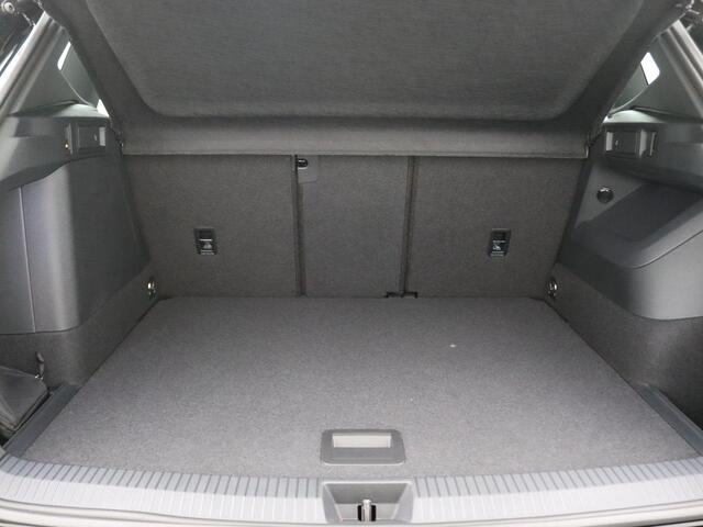 Volkswagen TIGUAN 1.5 eHybrid R-Line Edition 272PK DSG Pano-Schuifdak, ErgoActive Bestuurdersstoel, Led Plus, Achteruitrijcamera, Easy Open, Navi, Keyless, Side Assist, Alarm, 20" LM Velgen