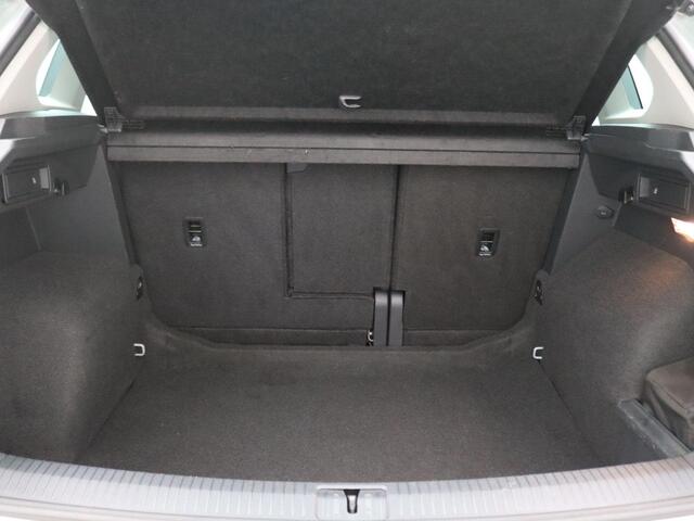 Volkswagen TIGUAN 1.4 TSI ACT Highline 150PK DSG R-Line, Pano-schuifdak, Ergo Comfort Stoelen, Achteruitrijcamera, Stoelverwarming, Trekhaak, Full LED, 19" LM Velgen