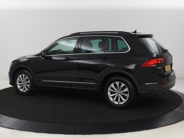 Volkswagen TIGUAN 1.5 TSI Comfortline | Carplay | Adaptive cruise | Navigatie | DAB | Parkeerhulp | Climate control | Bluetooth | Getint glas