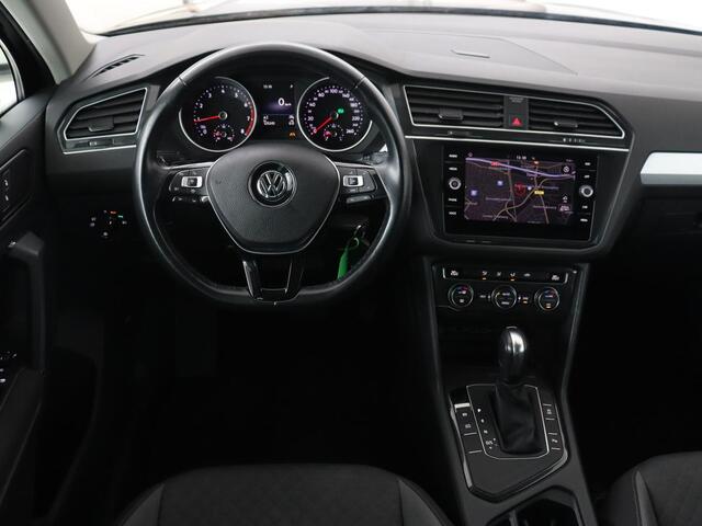 Volkswagen TIGUAN 1.5 TSI Comfortline | Carplay | Adaptive cruise | Navigatie | DAB | Parkeerhulp | Climate control | Bluetooth | Getint glas