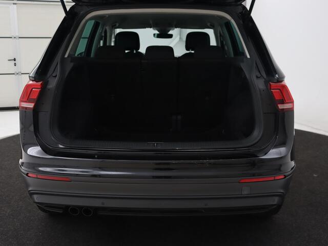 Volkswagen TIGUAN 1.5 TSI Comfortline | Carplay | Adaptive cruise | Navigatie | DAB | Parkeerhulp | Climate control | Bluetooth | Getint glas