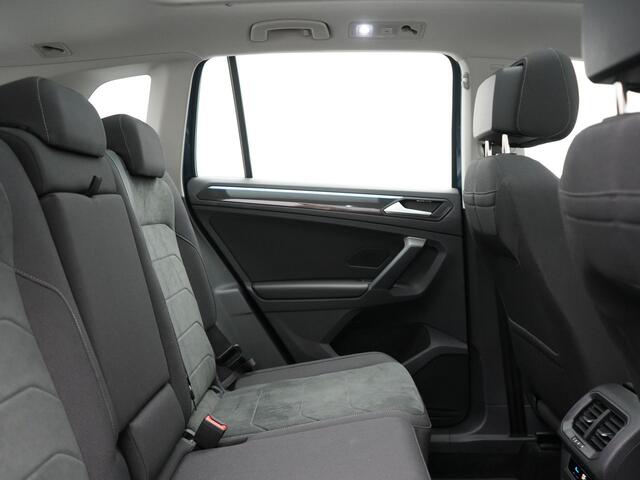 Volkswagen TIGUAN 1.4 TSI eHybrid Elegance Plug In Hybrid 245pk PHEV | Panodak | IQ Light | Adaptive Cruise | Alcantara Sportstoelen Verwarmd | Apple Carplay | Sfeerverlichting | Stuur Verwarmd | Navigatie | Virtual | DAB |