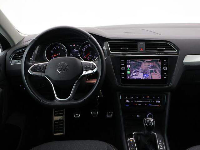 Volkswagen TIGUAN 1.5 TSI 150 PK MOVE + TREKHAAK 1800 KG | 19 INCH | CAMERA | STUUR/STOELVERW. | ADAPTIVE CRUISE | CARPLAY