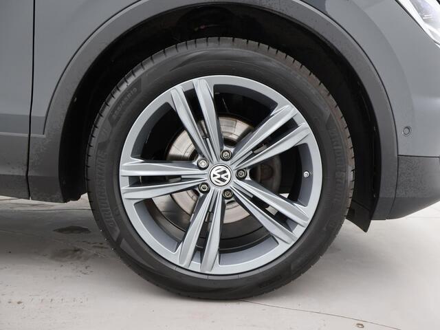Volkswagen TIGUAN 1.5 TSI 150 PK MOVE + TREKHAAK 1800 KG | 19 INCH | CAMERA | STUUR/STOELVERW. | ADAPTIVE CRUISE | CARPLAY