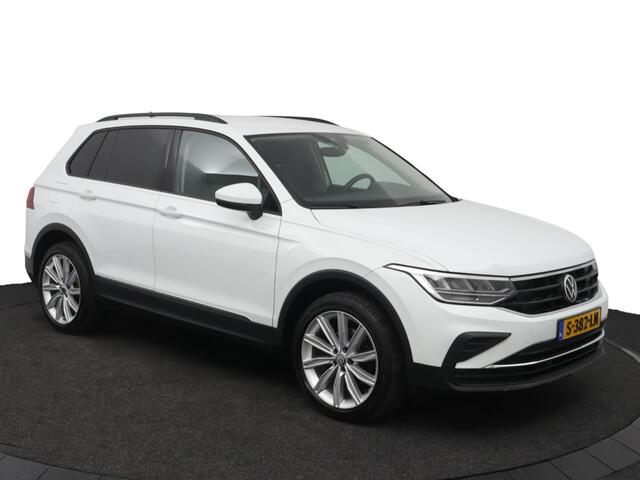 Volkswagen TIGUAN 1.5 TSI Life Business | Trekhaak | Parkeercamera | Stoel/stuur verwarming |
