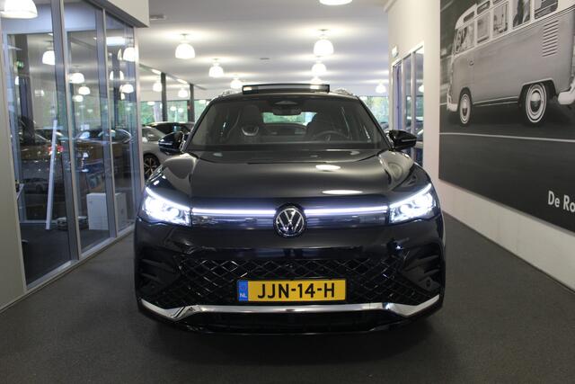 Volkswagen TIGUAN 1.5 eHybrid 204PK R-Line Panoramadak | IQ-Light | Camera | Side Assist | Ergo Stoelen | Head Up Display