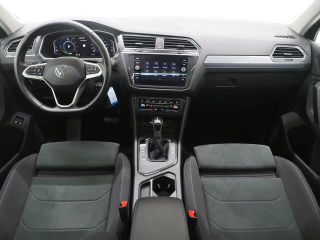 Volkswagen TIGUAN 1.4 TSI eHybrid Elegance | Panoramadak | Massage | Trekhaak | Adaptive Cruise | Camera | Carplay