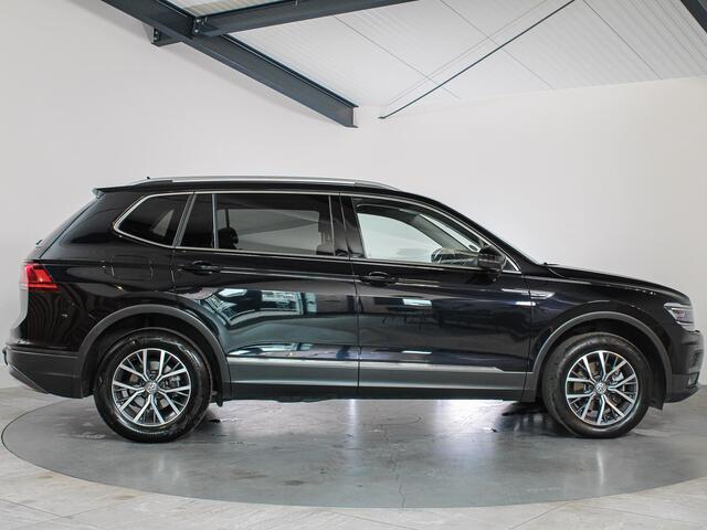 Volkswagen TIGUAN Allspace 1.5 TSI Comfortline Business 7-Persoons, Trekhaak, LED, Keyless, Navigatie,