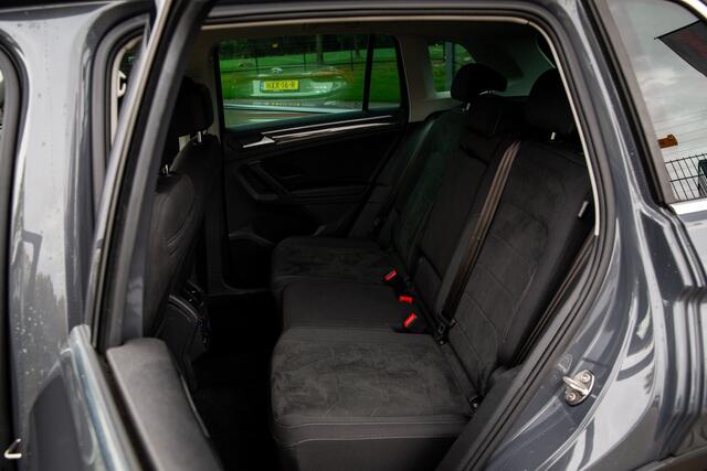 Volkswagen TIGUAN 1.5 TSI Elegance , Elektrische trekhaak, Head-up display, Apple Carplay,