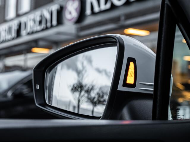 Volkswagen TIGUAN 1.4 TSI eHybrid R-Line Business+ BLACK OPTIC IQ LIGHT CAMERA TREKHAAK 19 INCH APPLE CARPLAY DODEHOEK