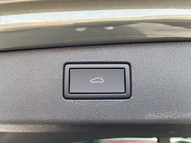 Volkswagen TIGUAN 1.5 TSI 110kW DSG R-Line | 150Pk | Leder | Pano dak | HUD | Trekhaak | ERGO Active | Verwarmde/gekoelde Sportstoelen