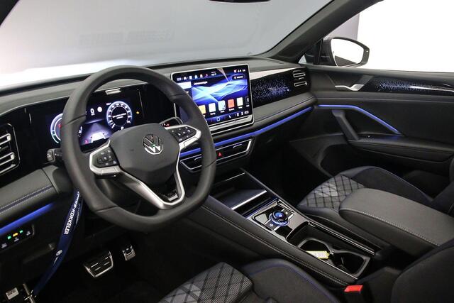 Volkswagen TIGUAN R-Line Edition 1.5 TSI eHybrid 272pk DSG Automaat Trekhaak, Panoramadak, Adaptive cruise control, Achteruitrijcamera