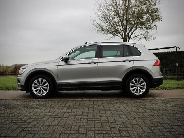 Volkswagen TIGUAN 2.0 TDI Comfortline Business Lane assist LED Pano