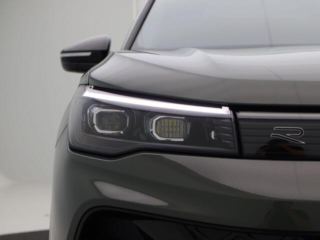 Volkswagen TIGUAN 1.5 eHybrid R-Line Editon 204 PK | Trekhaak | Panoramadak | Adaptieve Cruise Control | Stoel & Stuur Verwarming | Black Style |