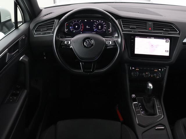 Volkswagen TIGUAN 1.5 TSI R Line | Panoramadak | Stoelverwarming | Carplay | Massage | Dynaudio | Keyless | Full LED | Active Info Display | Navigatie | Parkeerhulp