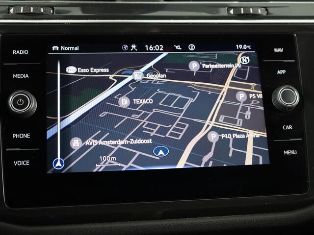 Volkswagen TIGUAN Allspace 1.5 TSI Highline Business R 7p. 150PK | Panoramadak | Wegklapbare trekhaak | Stoelverwarming | Camera | Navigatie