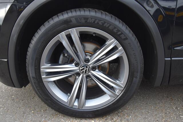 Volkswagen TIGUAN 1.5 TSI ACT Highline Business R , VIRTUAL COCKPIT , TREKHAAK , PANODAK , CLIMATR , LED KOPL ,