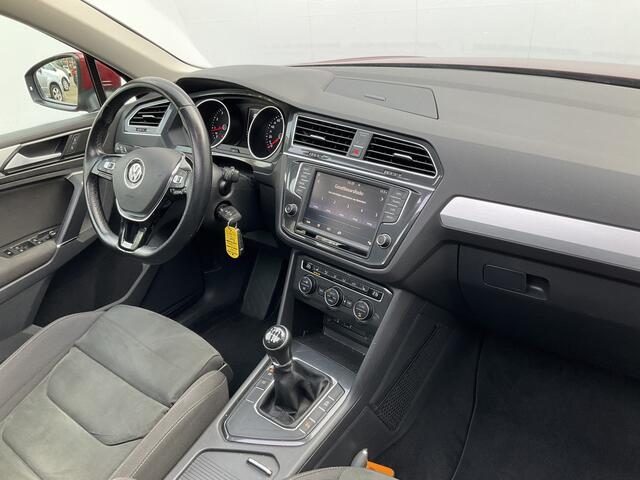 Volkswagen TIGUAN 1.4 TSI 126pk DAB Pano.dak Adapt.Cruise Hoge zit Connected Series