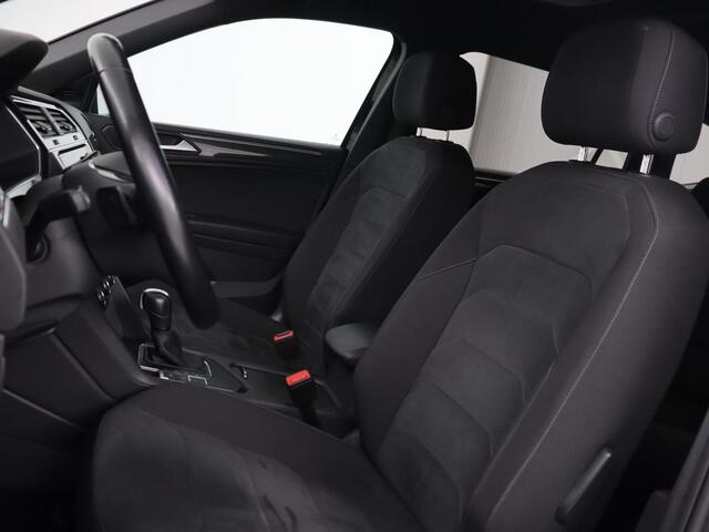 Volkswagen TIGUAN Allspace 1.5 TSI R Line | Trekhaak | Camera | Full LED | Adaptive cruise | Virtual Cockpit | Park Assist | Carplay | Navigatie | Keyless | Climate control | 19'' lichtmetalen velgen