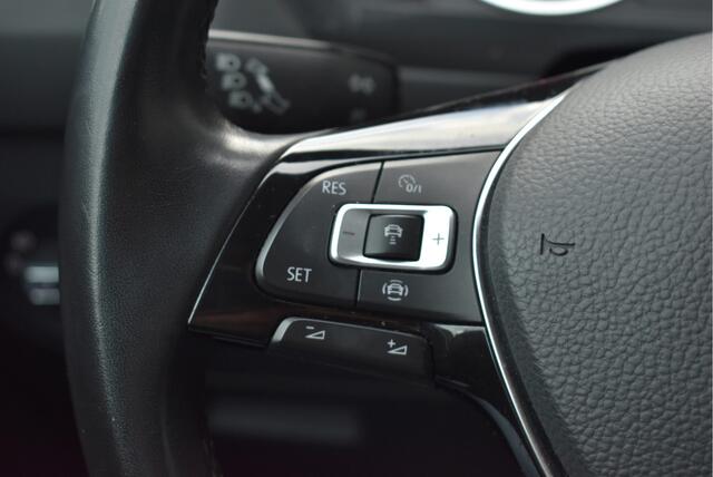 Volkswagen TIGUAN 1.5 TSI Comfortline Adaptive cruise, Trekhaak, Camera, Carplay, PDC, DAB