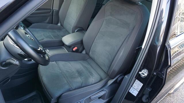 Volkswagen TIGUAN 2.0 TSI 180pk DSG 4Motion Highline Pano.Dak Virtual Elek.Trekhaak 18inch LM Adaptive Cruise DCC *Complete Tiguan*