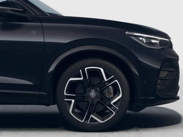 Volkswagen TIGUAN R-Line Edition 1.5 eHybrid 204 PK 6 versn. DSG · Black Style Pakket · Panoramaschuif-kanteldak · Trekhaak inklapbaar, met elektrische ontgrendeling, incl. aanhangermanoeuvreerhulp Trailer Assist ·