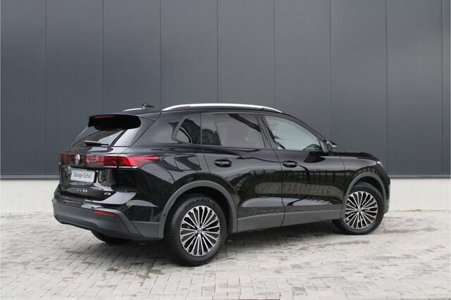 Volkswagen TIGUAN 1.5 eTSI Life Edition - Stoel/Stuur verwarming - Camera - ACC - LED - Sfeerverlichting - Rijklaar