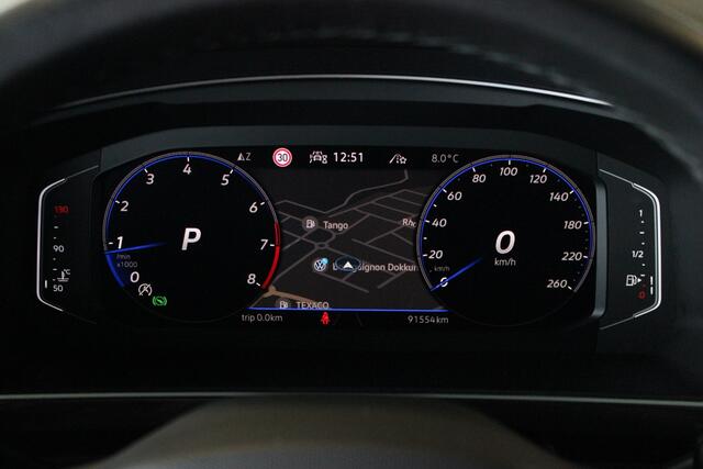 Volkswagen TIGUAN 2.0 TSI 4Motion R-Line Black Style | Trekhaak | Head-Up | Carplay | Keyless | Camera | Navi | Stoelverw. | 19" LMV | PDC V+A