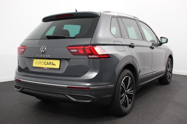 Volkswagen TIGUAN 1.5 TSI DSG Active | Navigatie | App connect Wireless | Adaptive Cruise Control | Travel Assist | Parkeersensoren | Camera | Park Assist | Stoel- en stuurverwarming | Elektrische achterklep | Virtual Cockpit | Inductielader