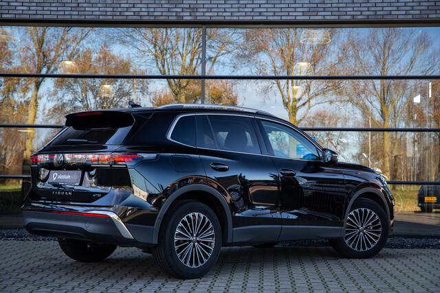 Volkswagen TIGUAN Elegance 1.5 eTSI , Sfeerverlichting, Massagestoelen, 360-graden camera,