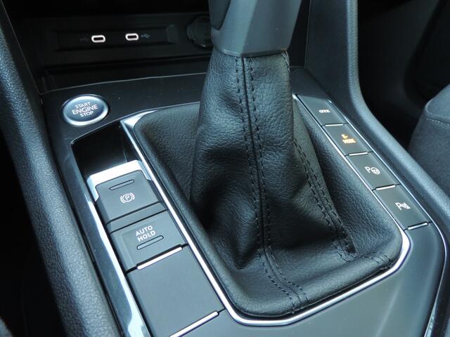 Volkswagen TIGUAN 1.4 TSI 245PK eHybrid Elegance DSG - Pano | ACC | Camera | Stoel/stuurverw. | IQ.Light | Parkeer ass. | elek. klep