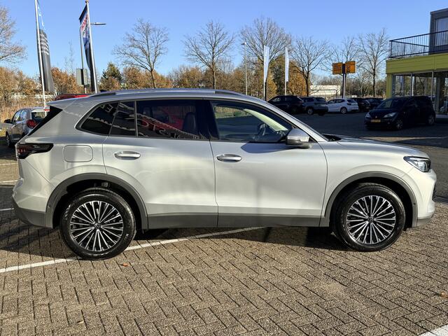 Volkswagen TIGUAN 1.5 eHybrid Life Edition | LED | Keyless | Apple Carplay | Adapt Cruise | PDC v+a incl. Camera | Stuur- Stoel en achterbank verwarming