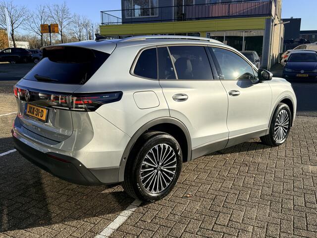 Volkswagen TIGUAN 1.5 eHybrid Life Edition | LED | Keyless | Apple Carplay | Adapt Cruise | PDC v+a incl. Camera | Stuur- Stoel en achterbank verwarming