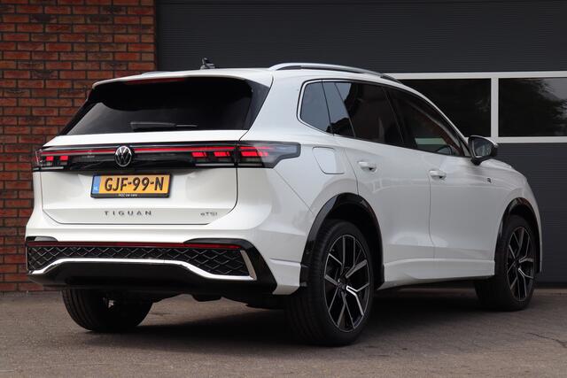 Volkswagen TIGUAN 1.5 eTSI R-Line, Pano, DCC, HUD, Trekhaak