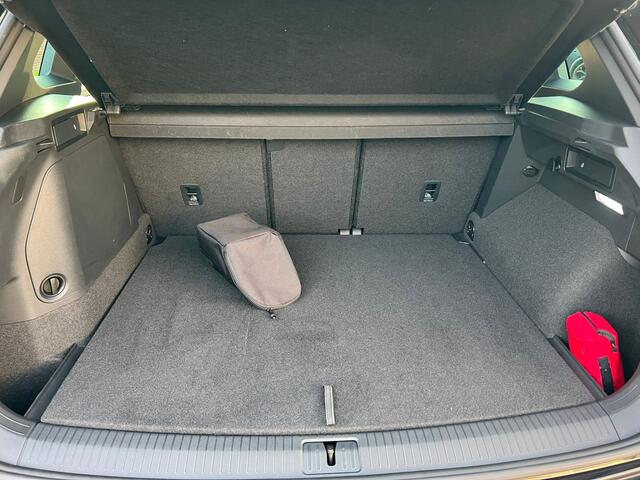 Volkswagen TIGUAN 1.4 TSI eHybrid R-Line virtual cockpit, cruise, navi