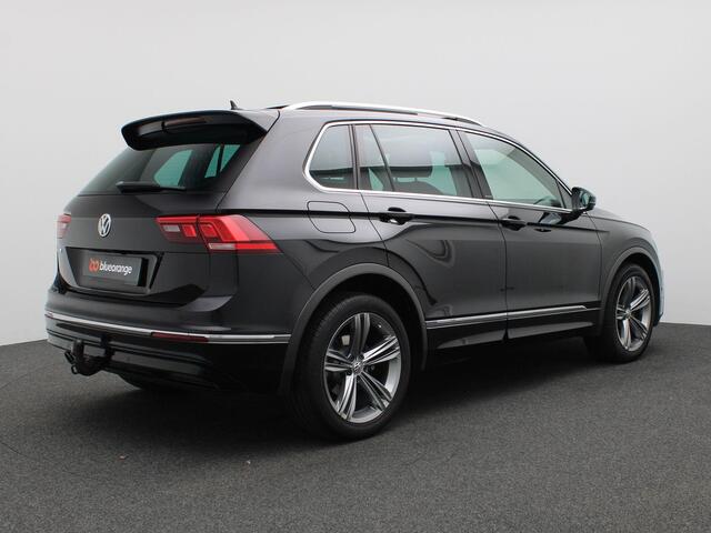 Volkswagen TIGUAN 1.5 TSI ACT Highline Business R 150PK DSG Pano-Schuifdak, Trekhaak, Virtual Pedal, Head-Up Display, Achteruitrijcamera, Stoelverwarming, Keyless, 19" LM Velgen