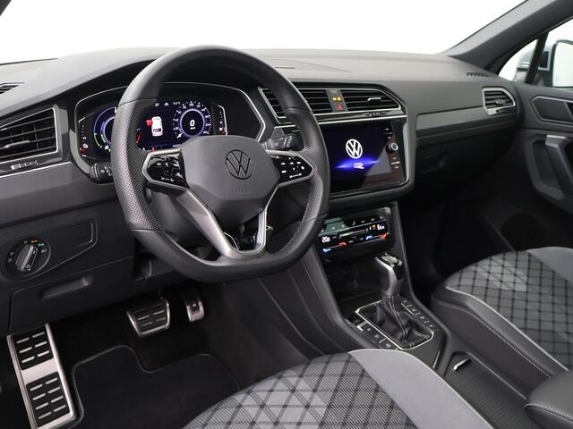 Volkswagen TIGUAN 1.4 TSI eHybrid R-Line | 245 PK | SoH 89% | Trekhaak wegklapbaar | Matrix LED koplampen | 20" LM velgen | Navigatiesysteem | R-Line |