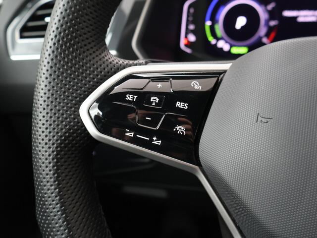 Volkswagen TIGUAN 1.4 TSI eHybrid R-Line | 245 PK | SoH 89% | Trekhaak wegklapbaar | Matrix LED koplampen | 20" LM velgen | Navigatiesysteem | R-Line |