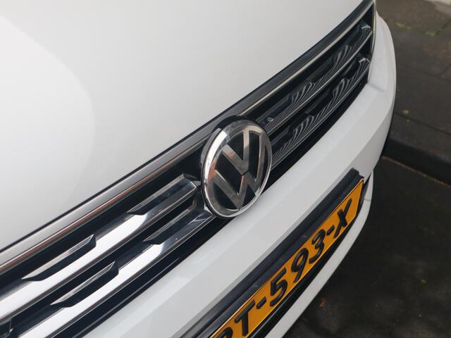 Volkswagen TIGUAN 1.4 TSI ACT Highline R-line| Adapt. Cruise | Clima | Multimedia/Navi | Schuifkantel | PDC + Camera |