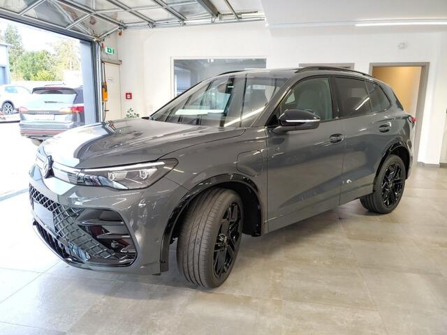 Volkswagen TIGUAN 1.5 TSI E-HYBRID R-LINE PANO-DAK/TREKHAAK/CAMERA/HUD/ACC/STOELVERW