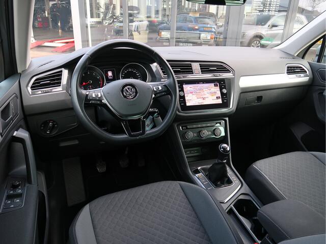 Volkswagen TIGUAN 1.5 TSI Comfortline Executive | Parkeersensoren | Led | Navigatie | Camera